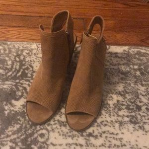 steve madden heeled sandal - tan WORN TWICE